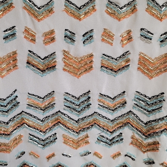 Greylin White Sleeveless Beaded Chevron Racer Back Tank Top Blouse Size Medium - Picture 4 of 10